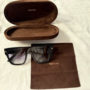 TOM FORD SUNGLASSES, Tom Ford RENEE FT 0847 Shiny Black/Grey Shaded.